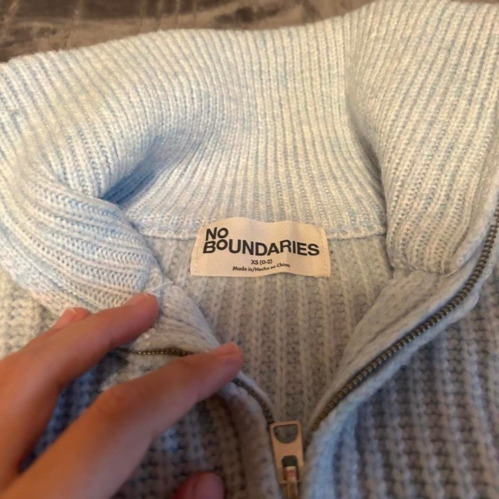 sweater - Picture 2 of 4